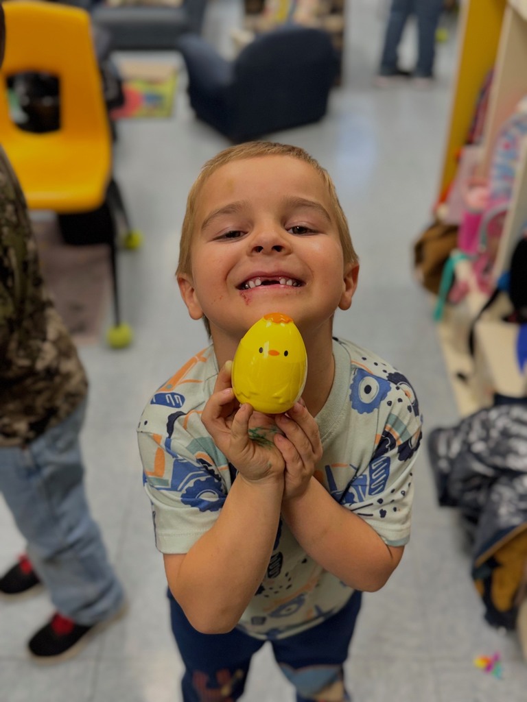 🥚🐰 Kindergarten Easter Fun!  Our Kindergarten students had a blast during their classroom Easter egg hunt! With a little help from their 4th grade buddies—who came in ahead of time to hide the eggs—the excitement was through the roof.  It was so special to see our older students helping create a fun and memorable experience for our Kindergarteners. Lots of smiles, laughter, and teamwork all around!  Great job to our 4th grade helpers and happy hunting, Kindergarten! 🌷✨