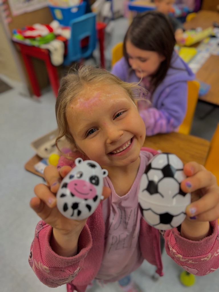 🥚🐰 Kindergarten Easter Fun!  Our Kindergarten students had a blast during their classroom Easter egg hunt! With a little help from their 4th grade buddies—who came in ahead of time to hide the eggs—the excitement was through the roof.  It was so special to see our older students helping create a fun and memorable experience for our Kindergarteners. Lots of smiles, laughter, and teamwork all around!  Great job to our 4th grade helpers and happy hunting, Kindergarten! 🌷✨