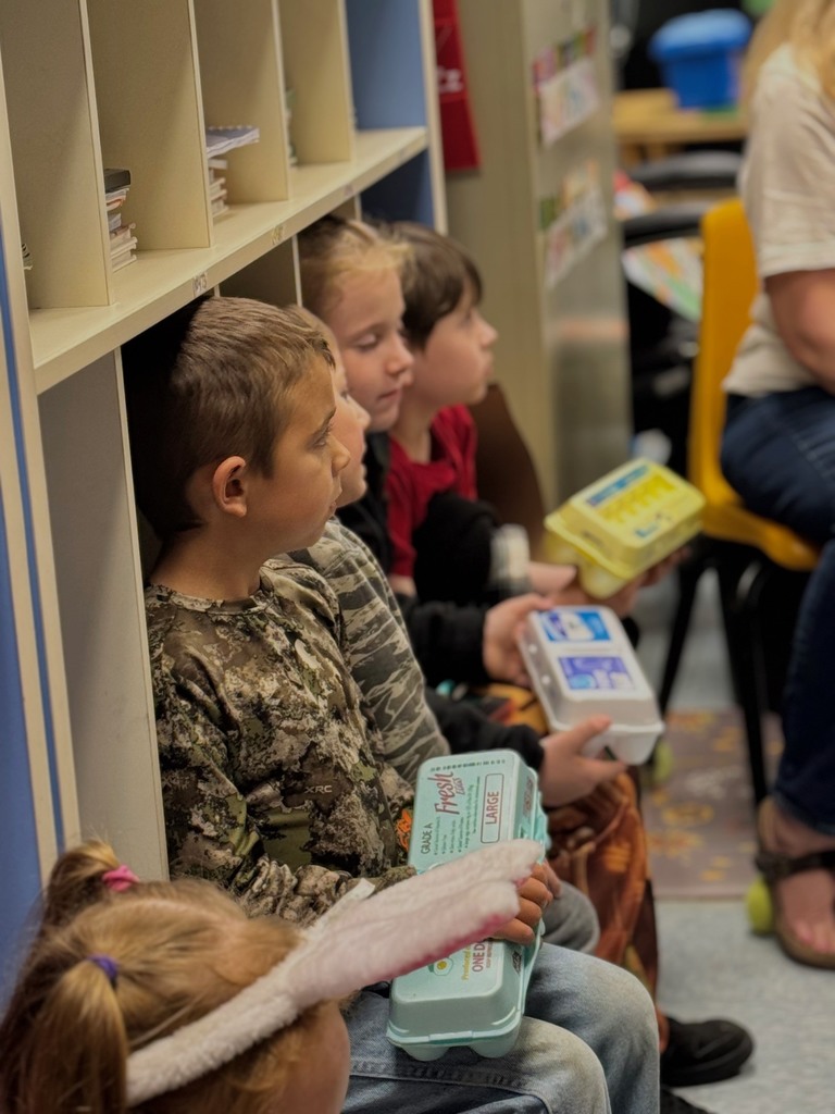 🥚🐰 Kindergarten Easter Fun!  Our Kindergarten students had a blast during their classroom Easter egg hunt! With a little help from their 4th grade buddies—who came in ahead of time to hide the eggs—the excitement was through the roof.  It was so special to see our older students helping create a fun and memorable experience for our Kindergarteners. Lots of smiles, laughter, and teamwork all around!  Great job to our 4th grade helpers and happy hunting, Kindergarten! 🌷✨