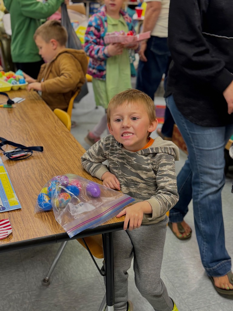 🥚🐰 Kindergarten Easter Fun!  Our Kindergarten students had a blast during their classroom Easter egg hunt! With a little help from their 4th grade buddies—who came in ahead of time to hide the eggs—the excitement was through the roof.  It was so special to see our older students helping create a fun and memorable experience for our Kindergarteners. Lots of smiles, laughter, and teamwork all around!  Great job to our 4th grade helpers and happy hunting, Kindergarten! 🌷✨