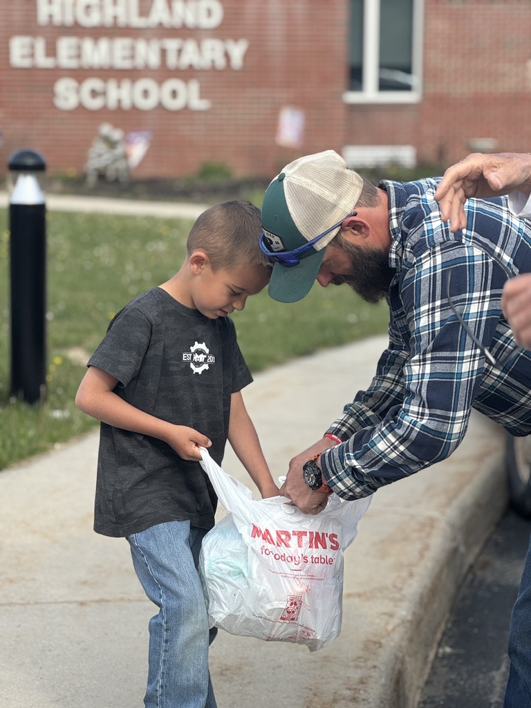 ♻️🌎  Kindergarten and 2nd grade students celebrated Earth Day by bringing recyclables from home and working together to sort them! What a great hands-on way to learn how we can all take care of our planet. 🌱  A big thank you to Mr. Waybright for bringing the county’s recycling trailer and teaching our students all about the importance of recycling. We appreciate you helping make this day so meaningful! 👏