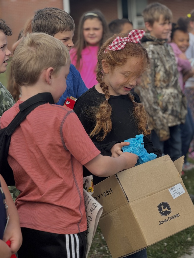 ♻️🌎  Kindergarten and 2nd grade students celebrated Earth Day by bringing recyclables from home and working together to sort them! What a great hands-on way to learn how we can all take care of our planet. 🌱  A big thank you to Mr. Waybright for bringing the county’s recycling trailer and teaching our students all about the importance of recycling. We appreciate you helping make this day so meaningful! 👏