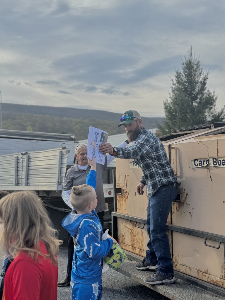 ♻️🌎  Kindergarten and 2nd grade students celebrated Earth Day by bringing recyclables from home and working together to sort them! What a great hands-on way to learn how we can all take care of our planet. 🌱  A big thank you to Mr. Waybright for bringing the county’s recycling trailer and teaching our students all about the importance of recycling. We appreciate you helping make this day so meaningful! 👏
