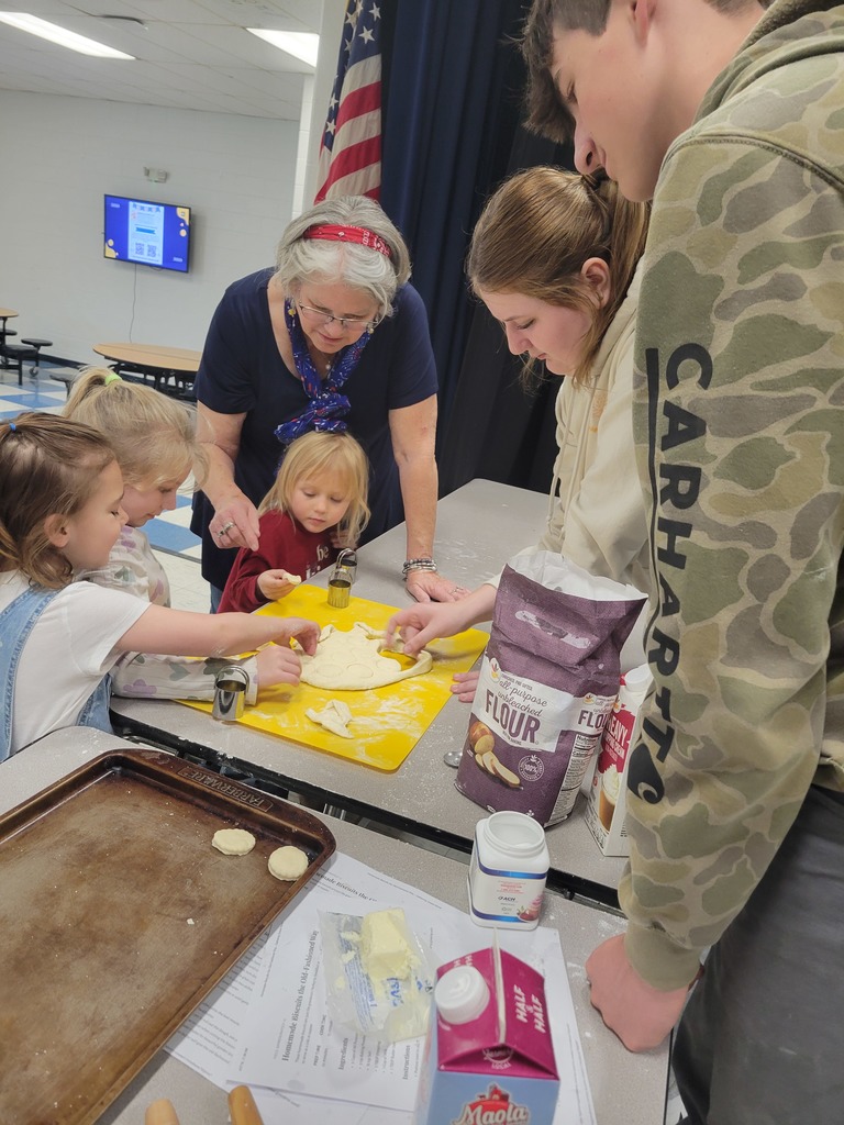 🇺🇸 A Taste of History!  Last Tuesday, our Culinary Arts classes teamed up with elementary students for a hands-on experience in the kitchen! Together, they made old-fashioned biscuits and Williamsburg cookies to complement their study of the 250th anniversary of America.  Learning came to life as students mixed, baked, and explored a delicious piece of our nation’s history! 🥣🍪