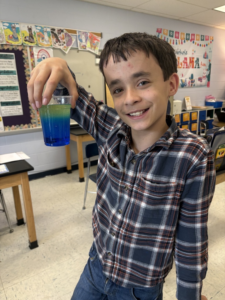 🌊 The 5th graders “dove” into their ocean unit this week and had a whale of a time learning! Students created ocean zone models to explore the differences between the sunlight zone, twilight zone, and midnight zone—bringing the mysteries of the deep sea to life through hands-on learning! 🐠🔦🌌