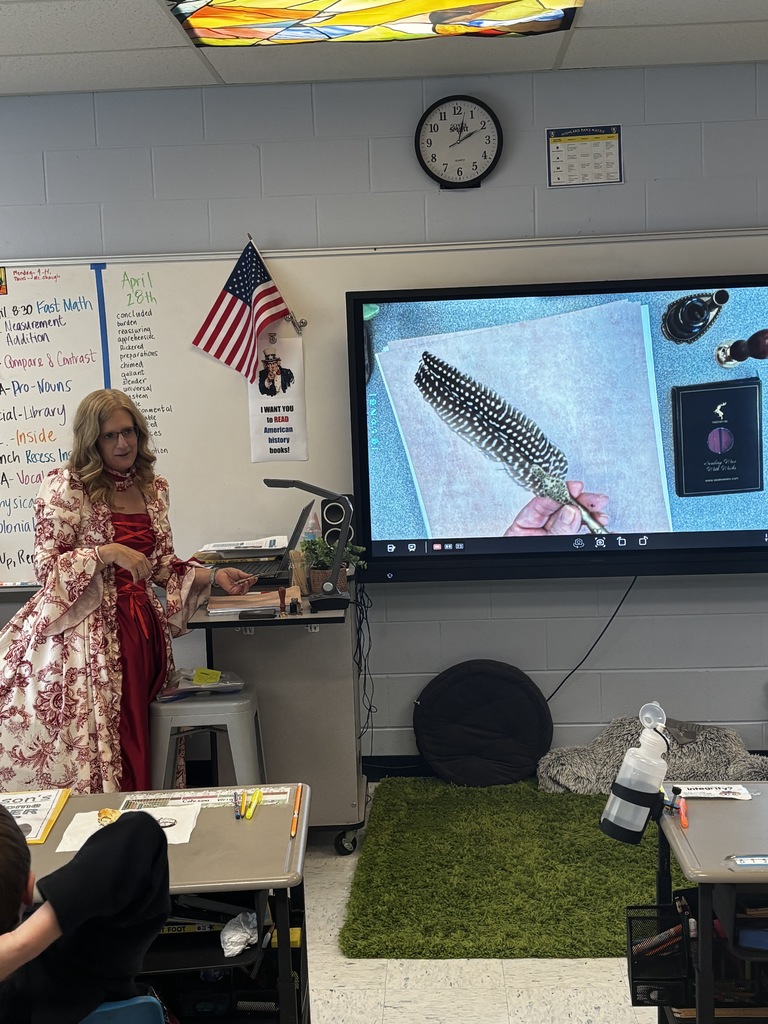 🇺🇸 A few more snapshots from our Colonial Arts & Culture Day! 📜🎩 From hands-on activities to stepping back in time through colonial traditions, our students had such a memorable day of learning and fun. Here are a few more moments we just had to share! ❤️💙✨
