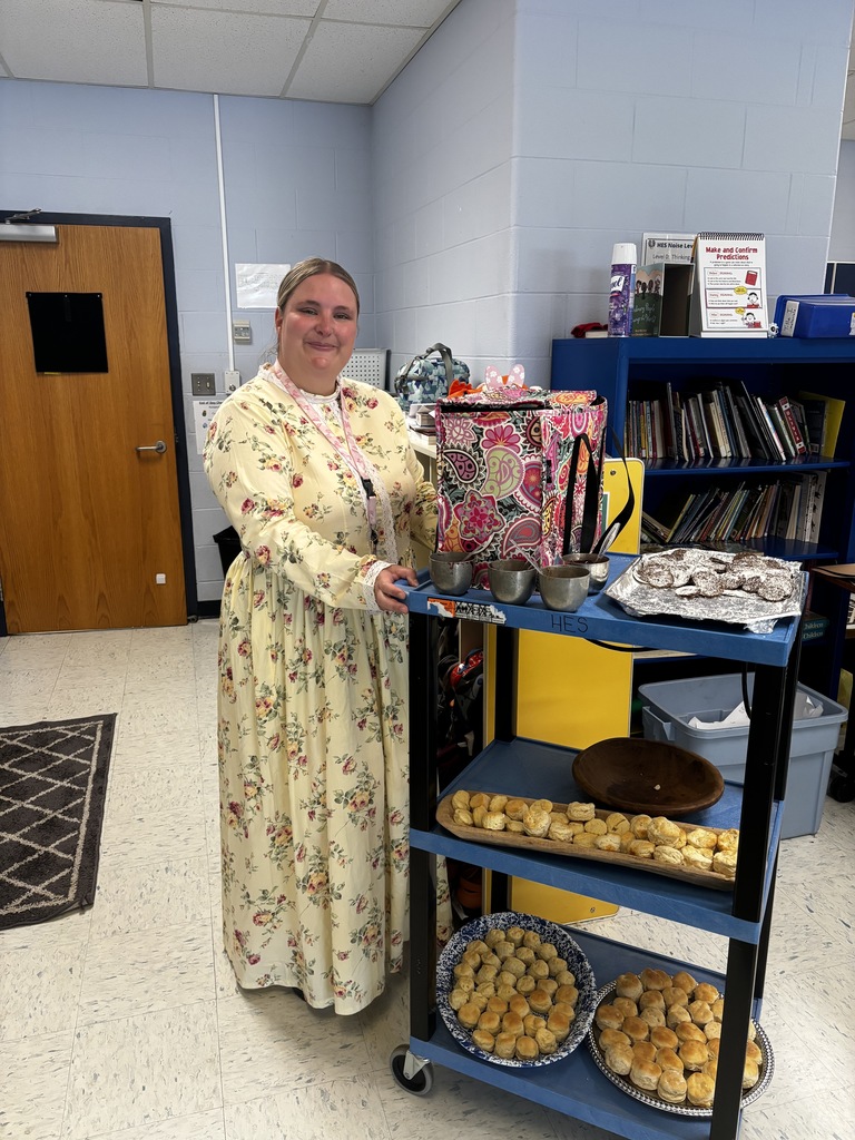 🇺🇸 A few more snapshots from our Colonial Arts & Culture Day! 📜🎩 From hands-on activities to stepping back in time through colonial traditions, our students had such a memorable day of learning and fun. Here are a few more moments we just had to share! ❤️💙✨