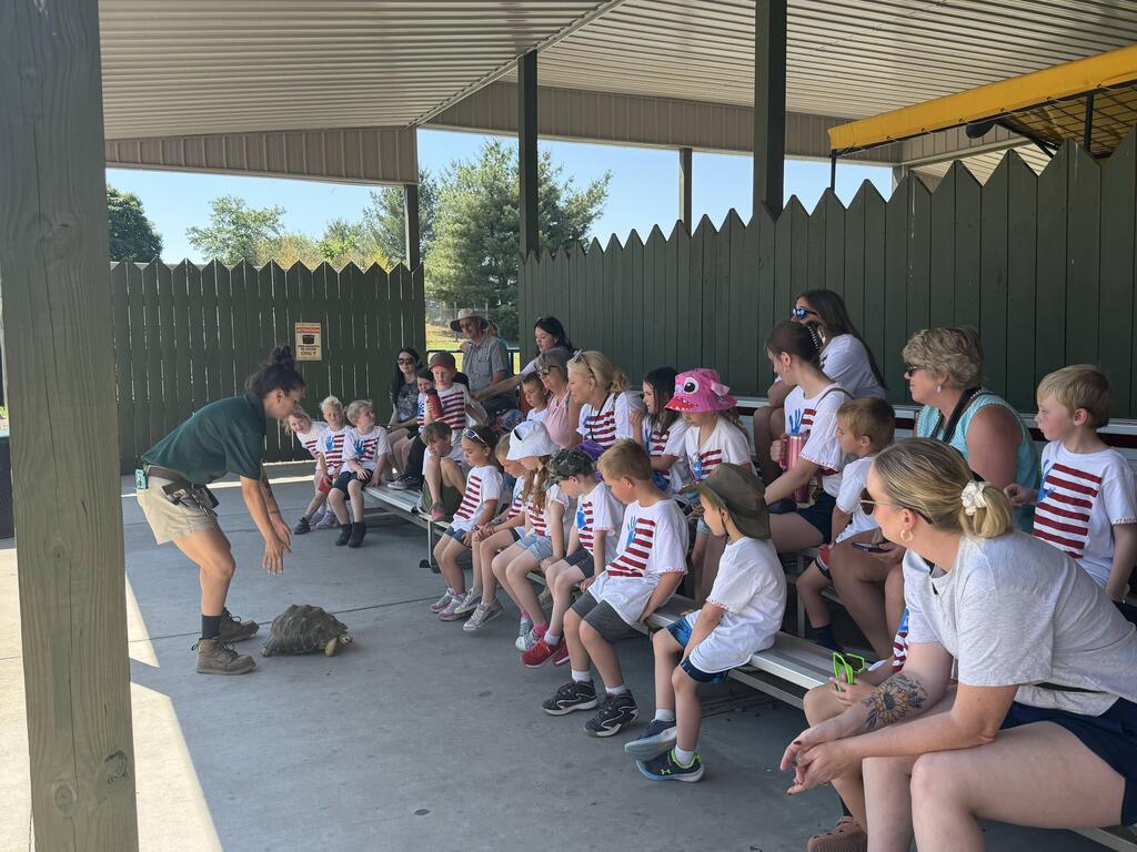 🦒🐘 Kindergarten had a wild adventure at the Safari Park!  Our students enjoyed getting up close with a variety of amazing animals while learning about wildlife and their habitats. It was a day filled with excitement, exploration, and plenty of smiles!  Thank you to everyone who helped make this memorable field trip possible. 🦓🦙🦒