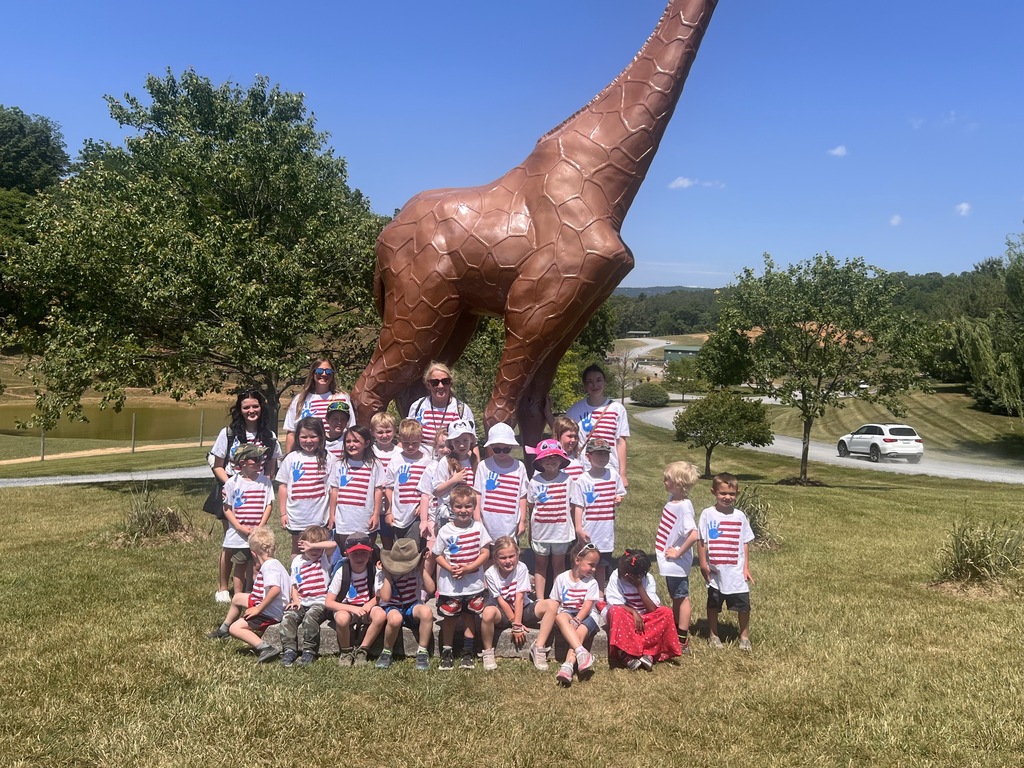 🦒🐘 Kindergarten had a wild adventure at the Safari Park!  Our students enjoyed getting up close with a variety of amazing animals while learning about wildlife and their habitats. It was a day filled with excitement, exploration, and plenty of smiles!  Thank you to everyone who helped make this memorable field trip possible. 🦓🦙🦒