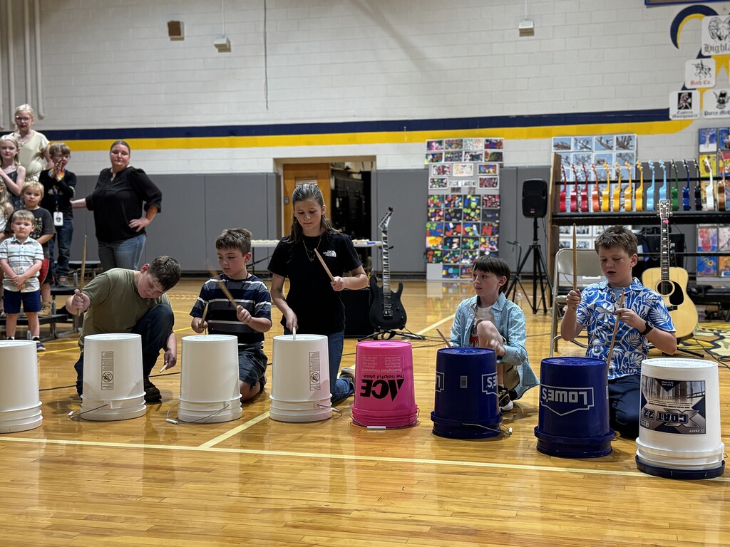 🎨🎶 What an amazing and successful Fine Arts Night we had on Friday!  A huge thank you to Mr. Johnston and Mrs. Deeds for their hard work, dedication, and countless hours of preparation to make this event possible. We are also incredibly proud of our students, whose talent, creativity, and effort were on full display throughout the evening.  Guests enjoyed musical performances from students in Pre-K through 12th grade and had the opportunity to view beautiful artwork created by students across all grade levels. It was a wonderful celebration of the arts and a reminder of the incredible talent we have at HCPS.  Thank you to everyone who attended and helped make the evening such a special success!