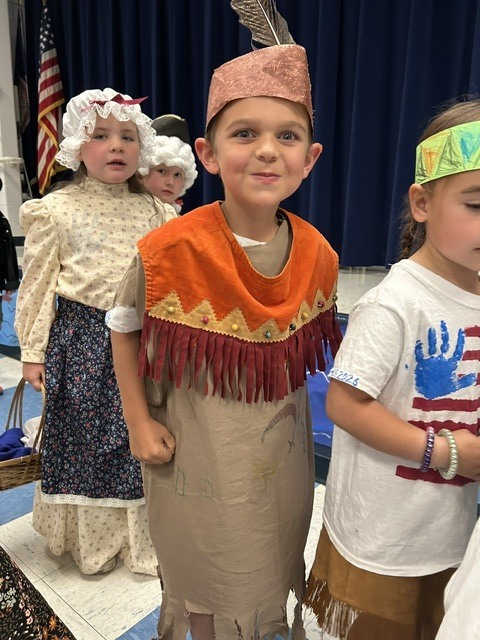 Our kindergarten students truly had a night to shine at HES! Families gathered for a picnic dinner before enjoying a wonderful performance by the children. In celebration of our nation's 250th anniversary, the students proudly recited selections from The Flag We Love by Judi Harris and sang several beloved American songs. The program also featured students portraying historical figures from our SOL studies, bringing history to life for the audience. The evening included a retelling of the classic tale The Three Billy Goats Gruff, followed by a fun and humorous twist with The Three Silly Girls Grubb by John and Ann Hassett. The children did an amazing job showcasing their learning, confidence, and creativity. Thank you to all the families who attended and supported this special event. It was a memorable evening filled with smiles, laughter, and pride in all our young learners! 🌟🇺🇸📚🎶