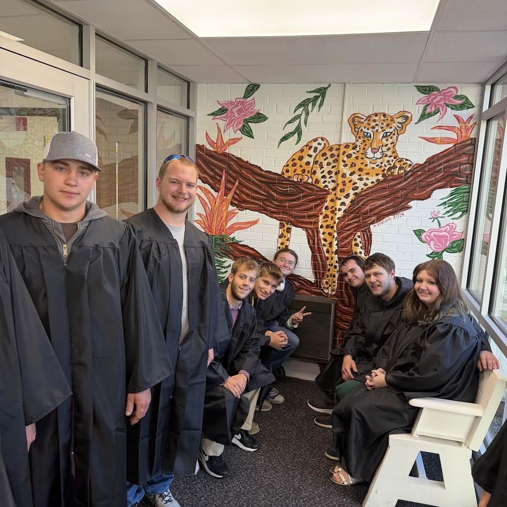 Seniors Walk the Halls @ AP