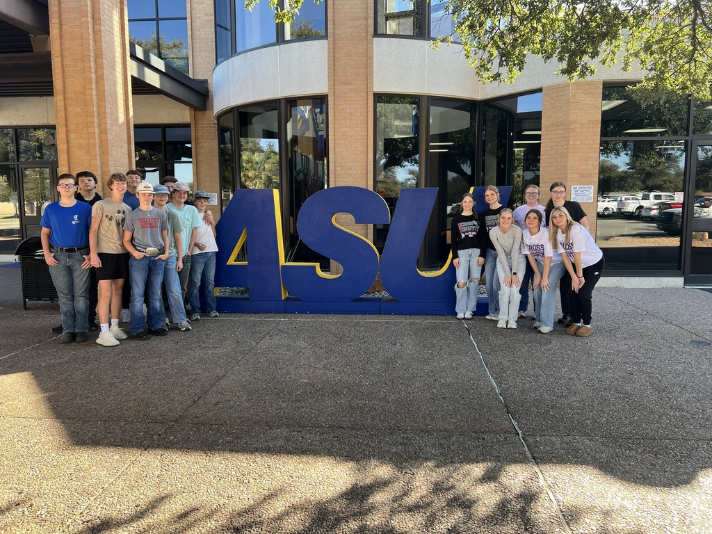 Freshmen touring Angelo State University