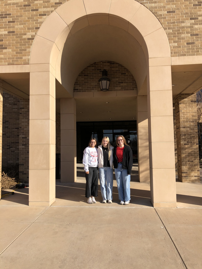 Students at TTUHSC Red Bag Tour