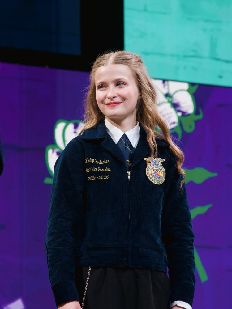 Kinley Hoelscher state FFA Officer