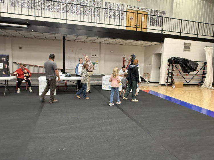 Although we received a much needed rain, the Hillcrest community showed up in support of our Parent Night! We appreciate all parents!! Thank you for all you do for our students.