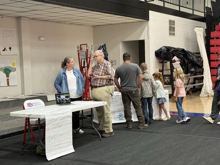 Although we received a much needed rain, the Hillcrest community showed up in support of our Parent Night! We appreciate all parents!! Thank you for all you do for our students.