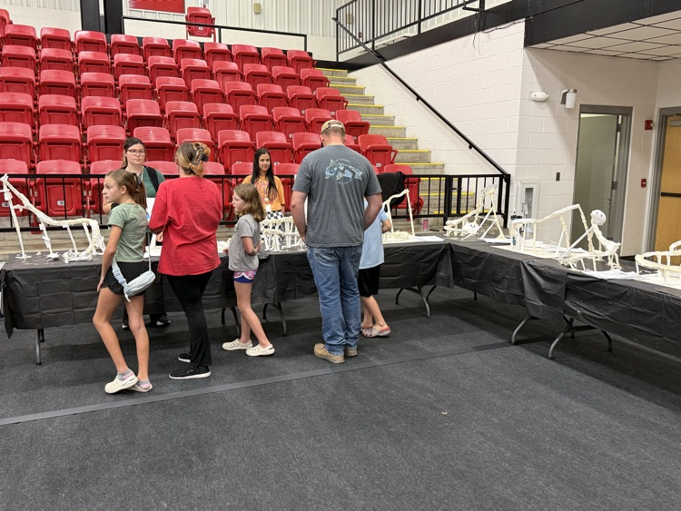 Although we received a much needed rain, the Hillcrest community showed up in support of our Parent Night! We appreciate all parents!! Thank you for all you do for our students.