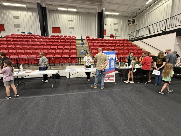 Although we received a much needed rain, the Hillcrest community showed up in support of our Parent Night! We appreciate all parents!! Thank you for all you do for our students.