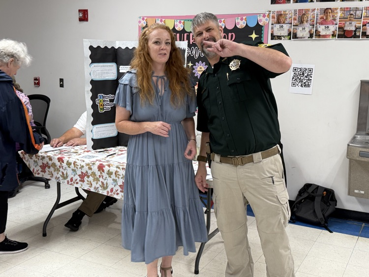 Although we received a much needed rain, the Hillcrest community showed up in support of our Parent Night! We appreciate all parents!! Thank you for all you do for our students.