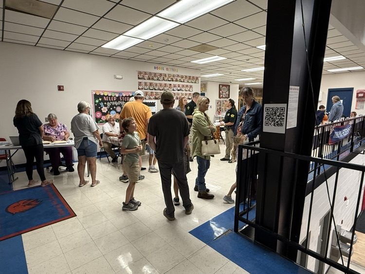 Although we received a much needed rain, the Hillcrest community showed up in support of our Parent Night! We appreciate all parents!! Thank you for all you do for our students.