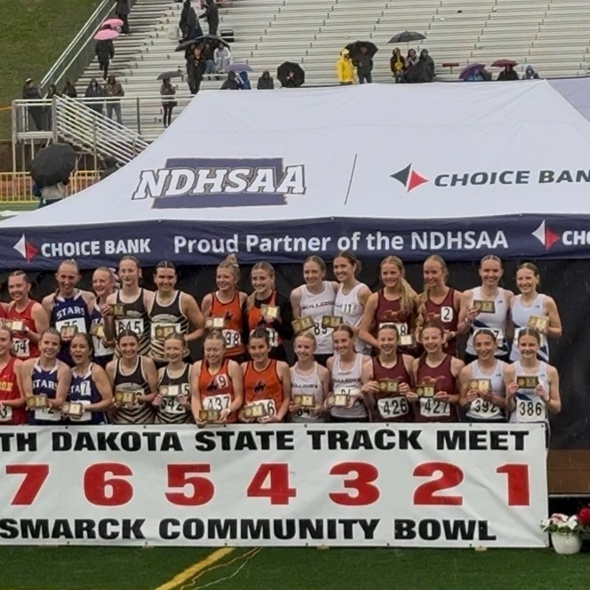 Girls 4x800 Relay Team earned 1st Place at State