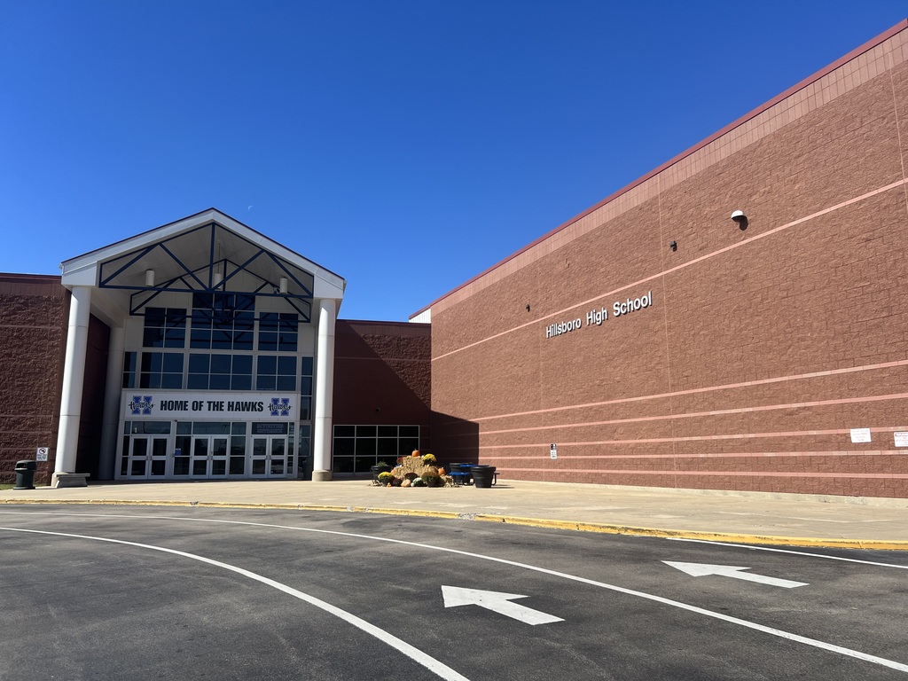 Image of the front entrance to Hillsboro High School