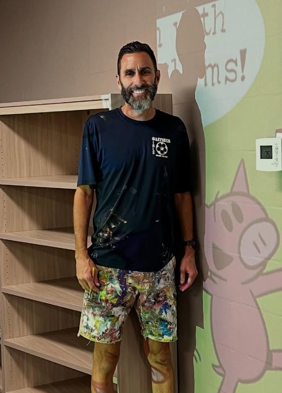 Riverview muralist