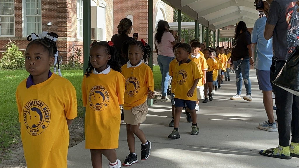 Lomax Elementary's kindergarten clap-in
