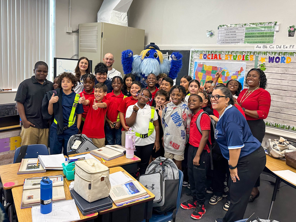 Rays players deliver schools supplies to Tampa Bay Blvd. Elementary