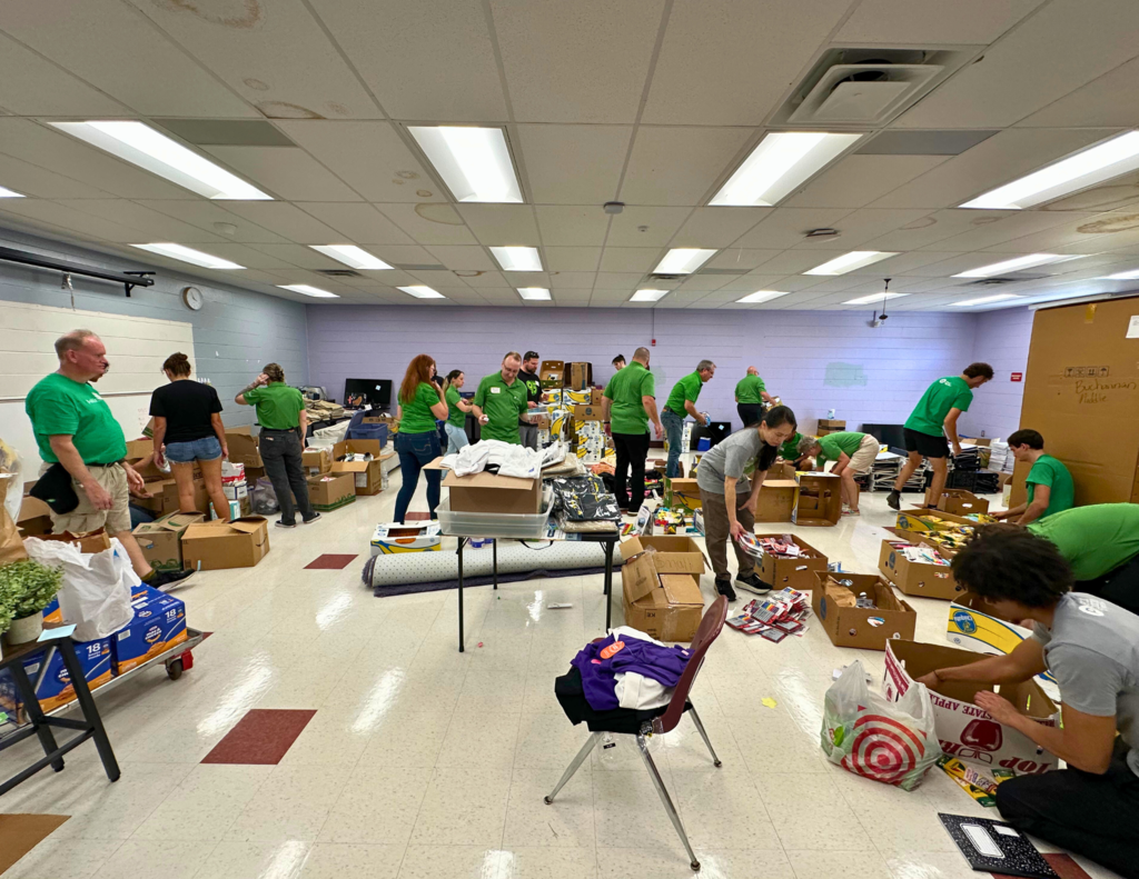 Publix gives back and volunteers at Buchanan!