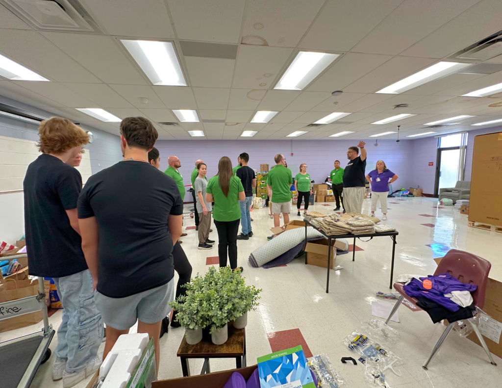 Publix gives back and volunteers at Buchanan!