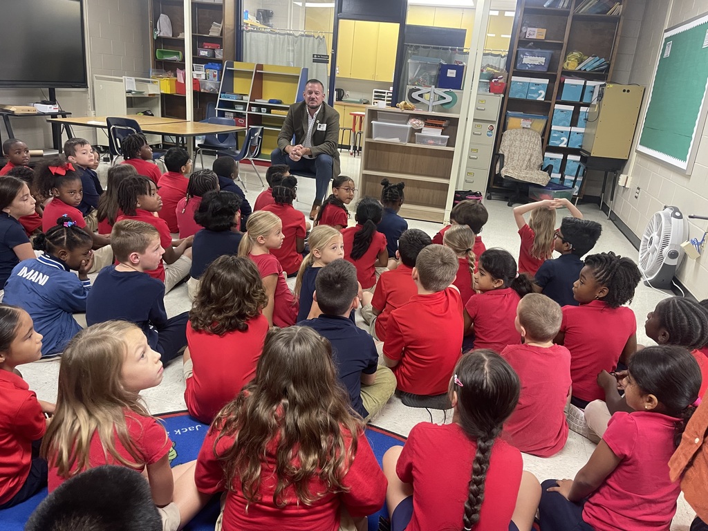 2nd grade students listening to the Plant City Mayor