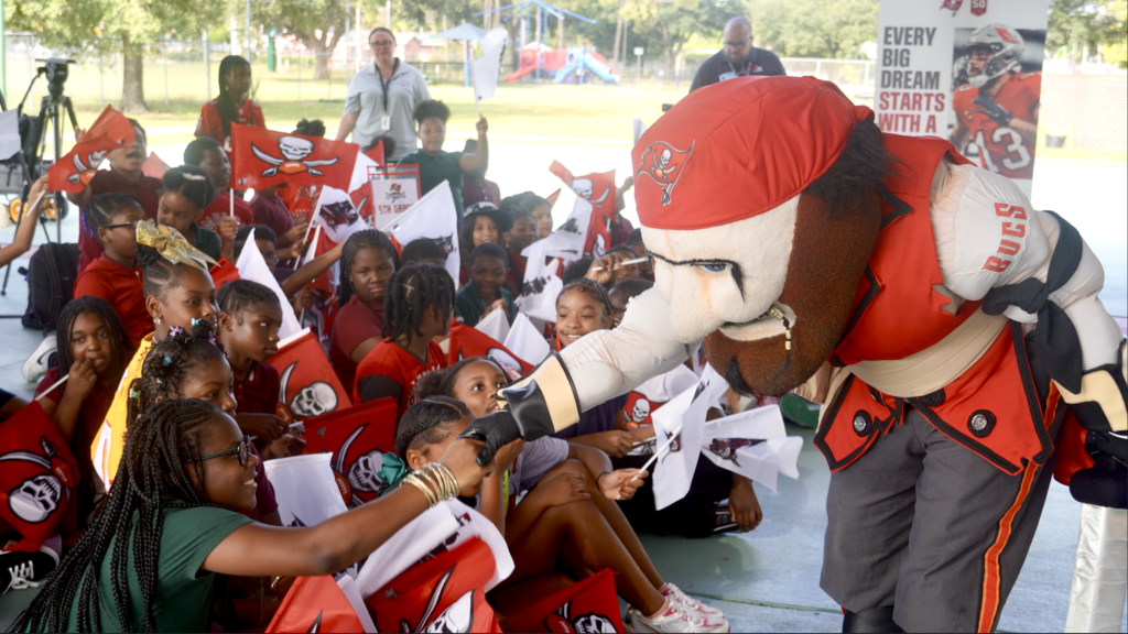 Bucs at Lockhart ES