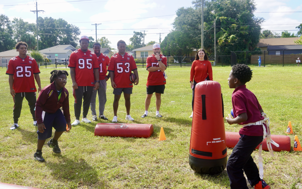 Bucs at Lockhart ES