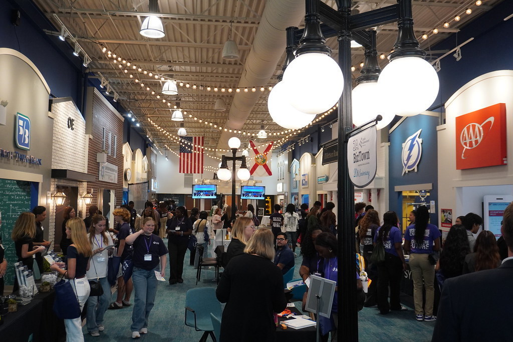 STudents visiting with companies