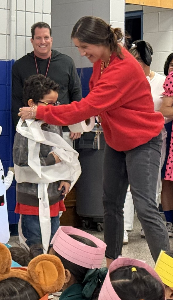 Minute to Win It Participant