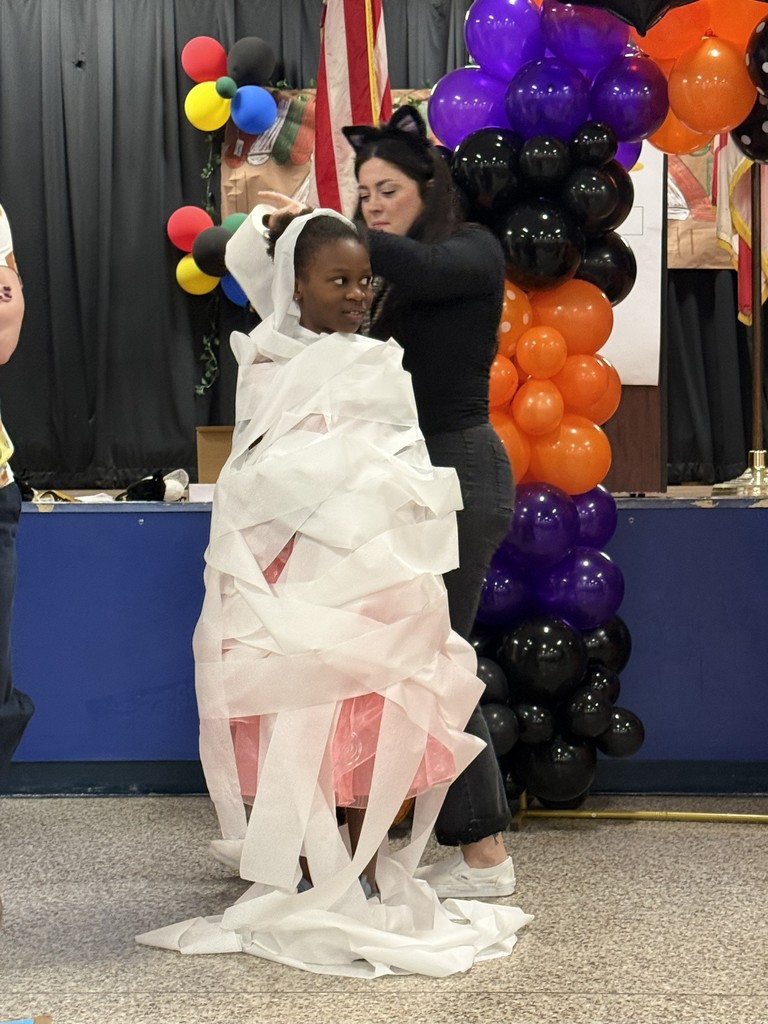 Minute to Win It Participant