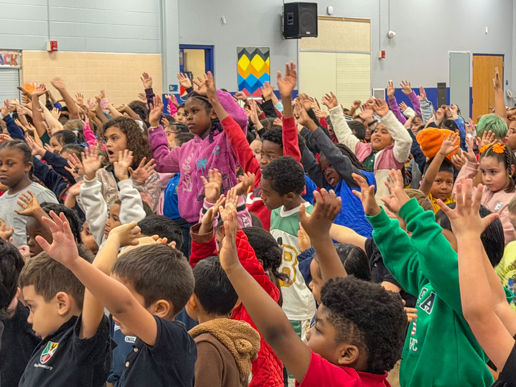 Jack Hartmann visits Mort Elementary
