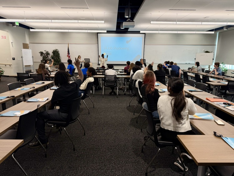 Financial Academy Field Trip to Suncoast 