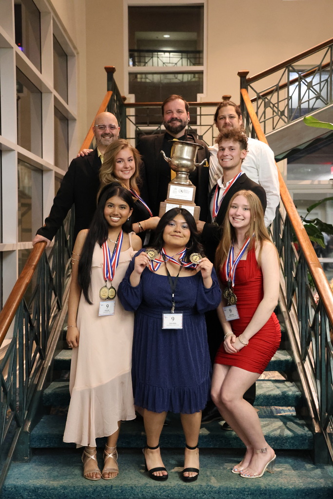 Strawberry Crest culinary students