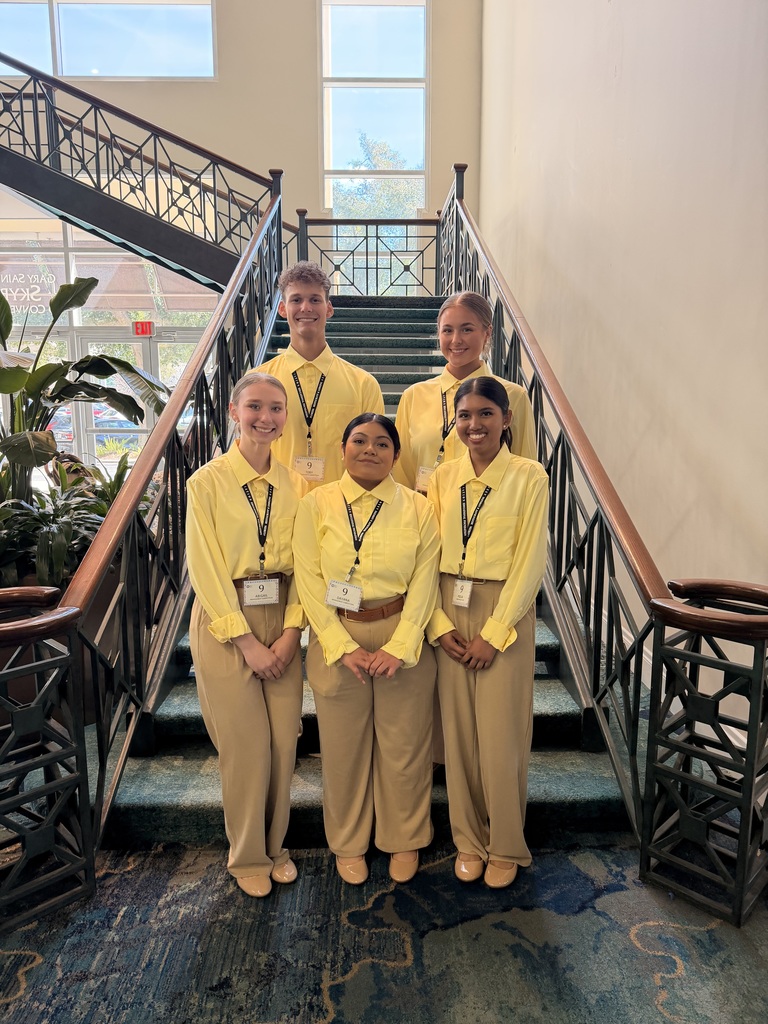 Strawberry Crest culinary students