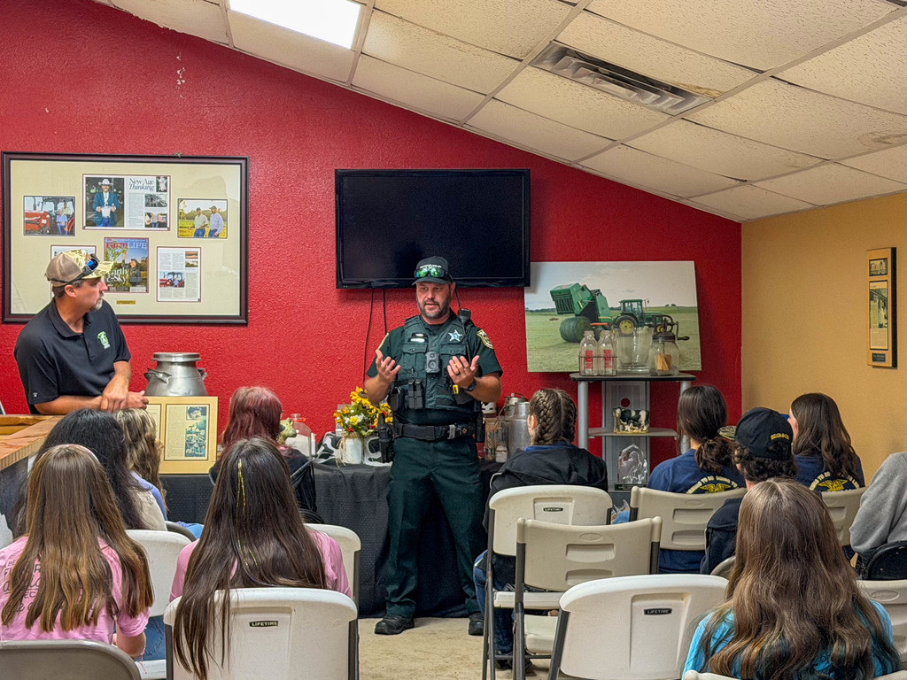 Armwood Agriculture students visit M&B Dairy in Lecanto