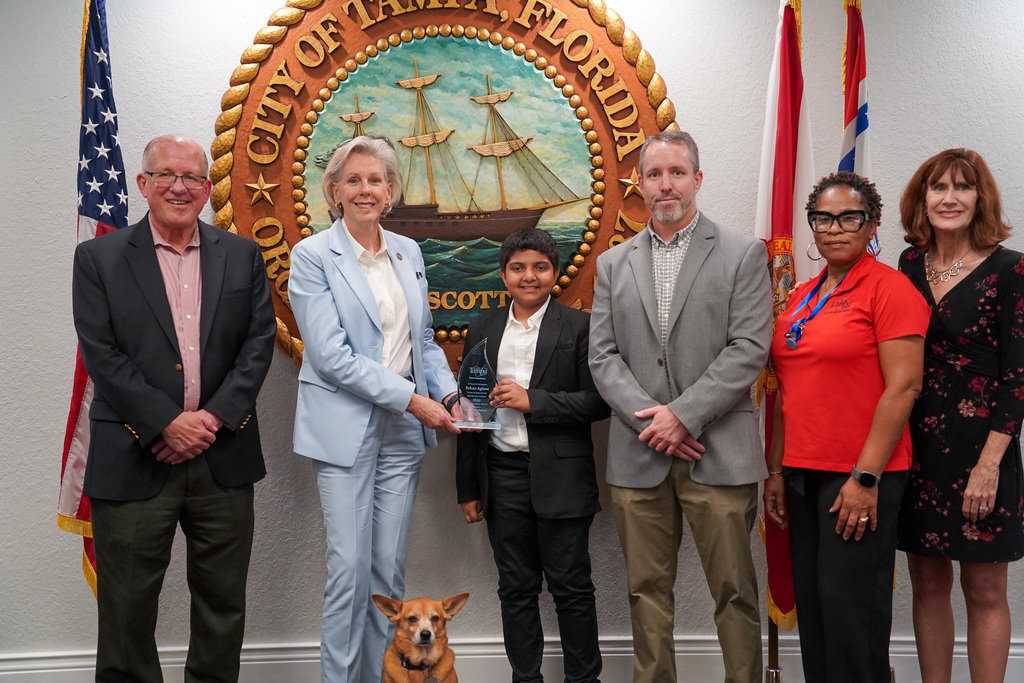 Eshan Aglave from Lincoln Elementary School with Tampa Mayor Jane Castor