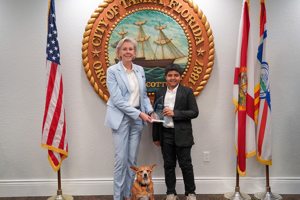 Eshan Aglave from Lincoln Elementary School with Tampa Mayor Jane Castor