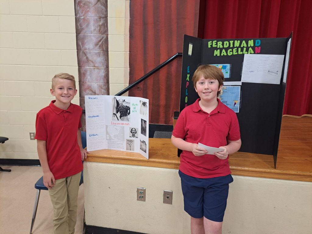 Students sharing projects