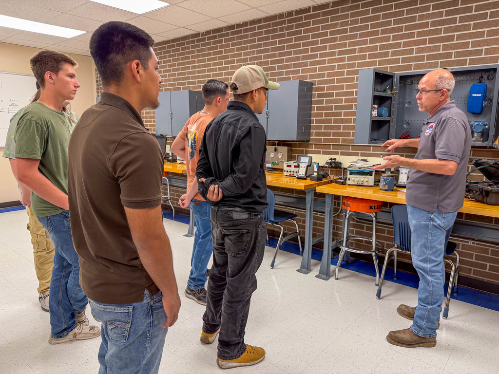 Plant City High School field trip to TECO and JTAC