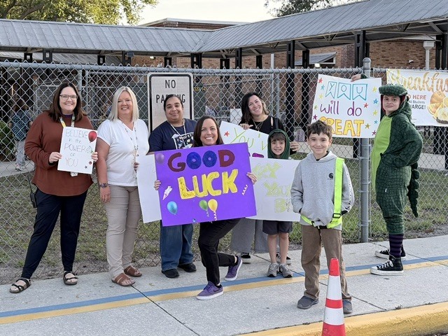 Seminole Heights Elementary teaming cheering students on for testing