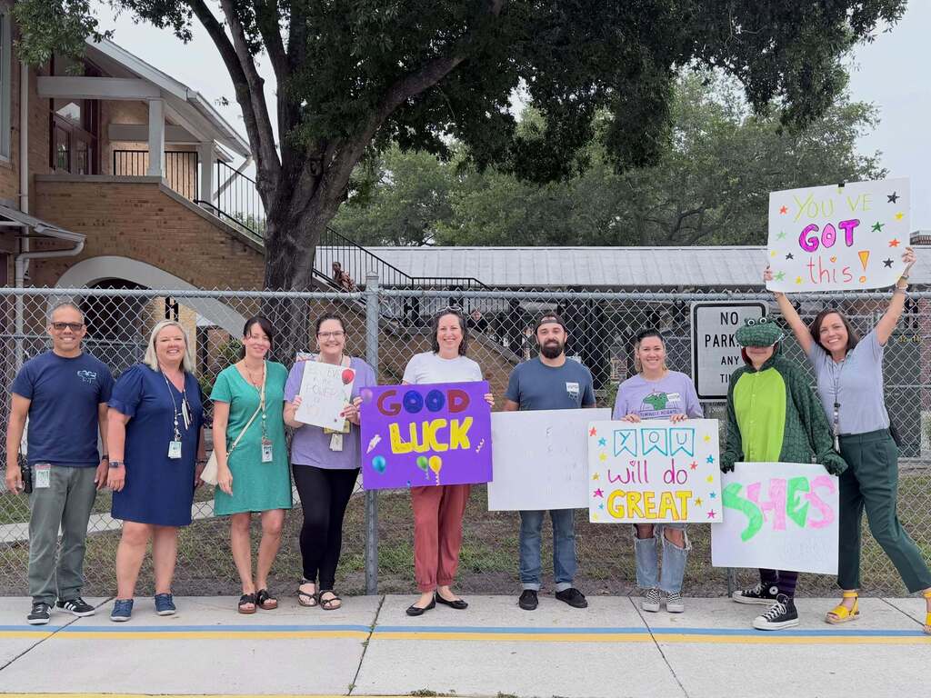 Seminole Heights Elementary teaming cheering students on for testing