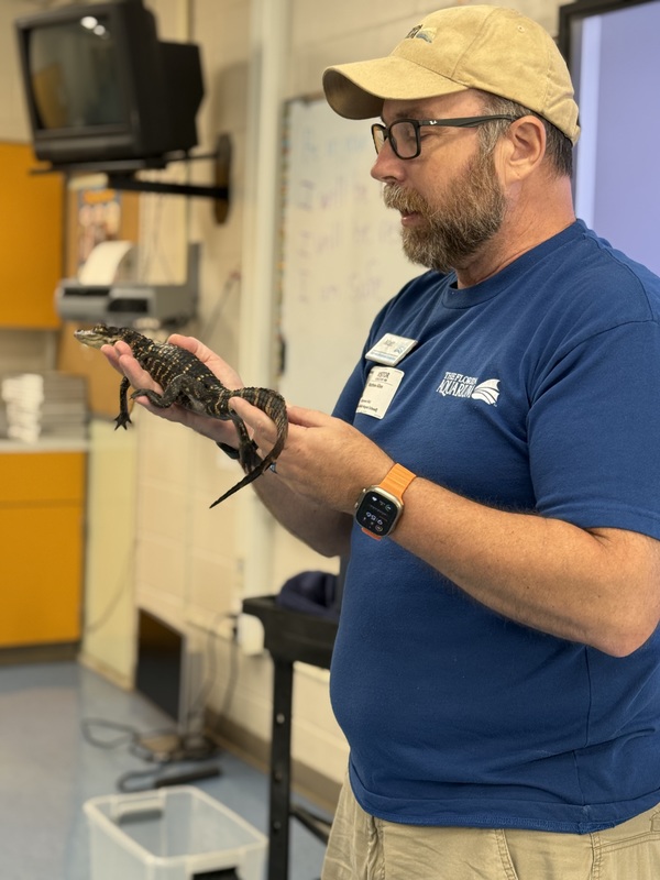 Florida AquariumVisit to talk about alligators 